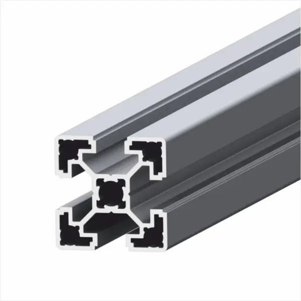 Aluminiumprofil 40x40 leicht mit offenen Längsnuten und sichtbarem Querschnitt.